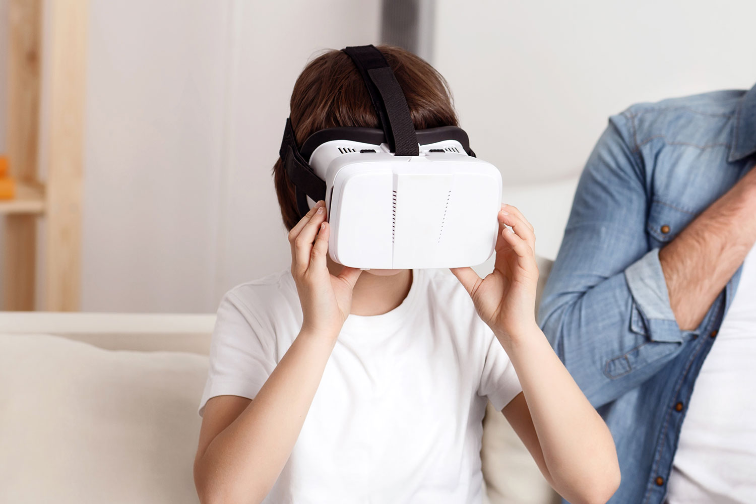 Виртуальная реальность в подарок. Удаленный эксперт VR. Вредный ли виртуальный шлем. VR for Kids.