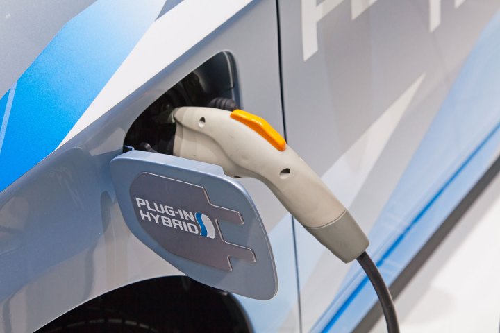 federal support ev charging stations electric car fill up 0001