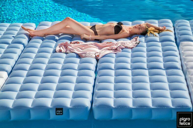 Pigro Felice inflatable furniture – pool base platform close up