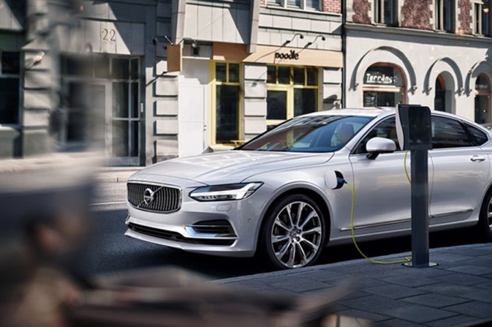 volvo electric cars one million by 2025 twin engine t8 s90 inscription white