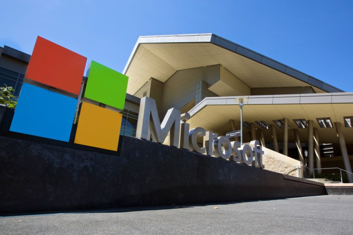 microsoft sues us government gag orders 2
