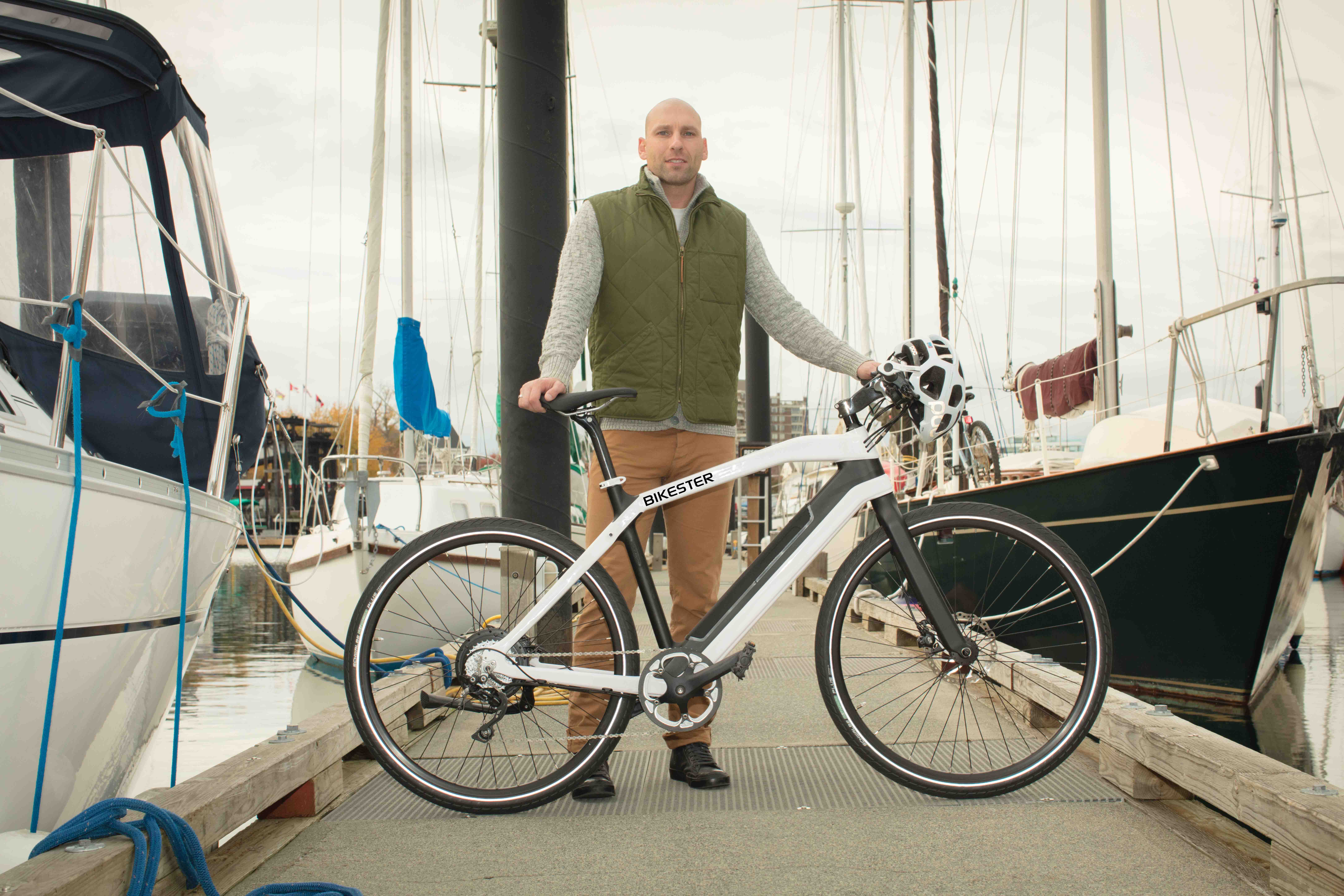 diavelo zeitgeist electric bike by sailboat