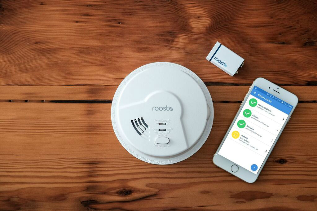 the roost smart smoke alarm detects fire co and natural gas battery