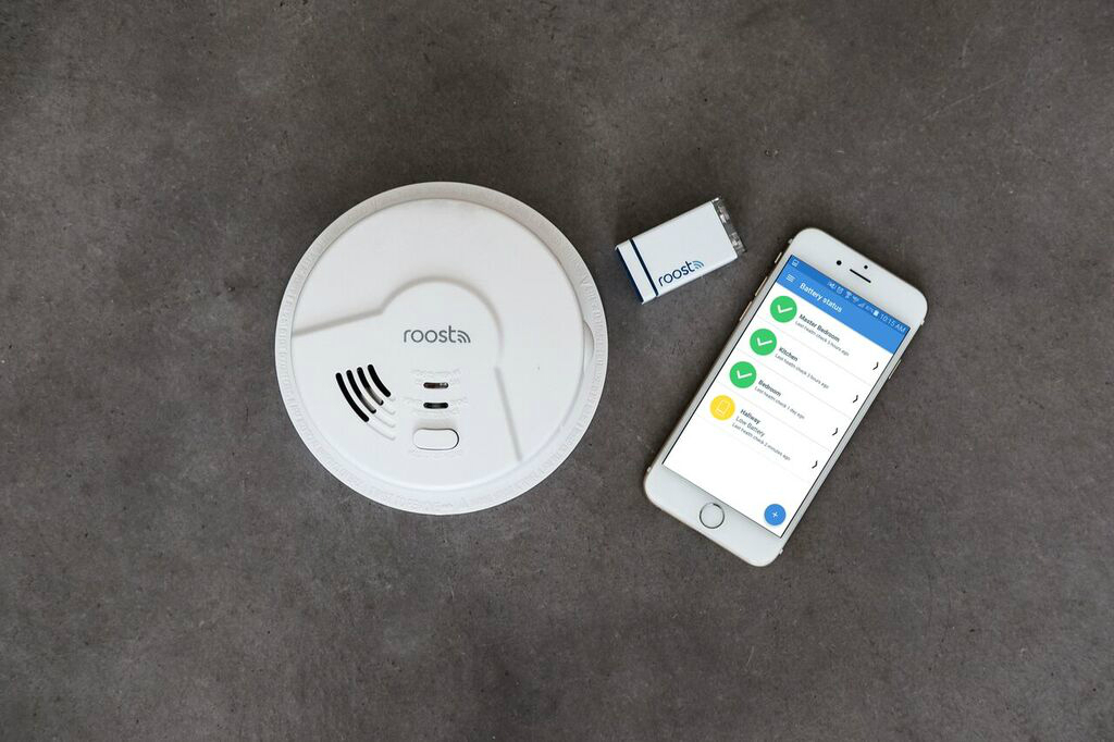 the roost smart smoke alarm detects fire co and natural gas detector