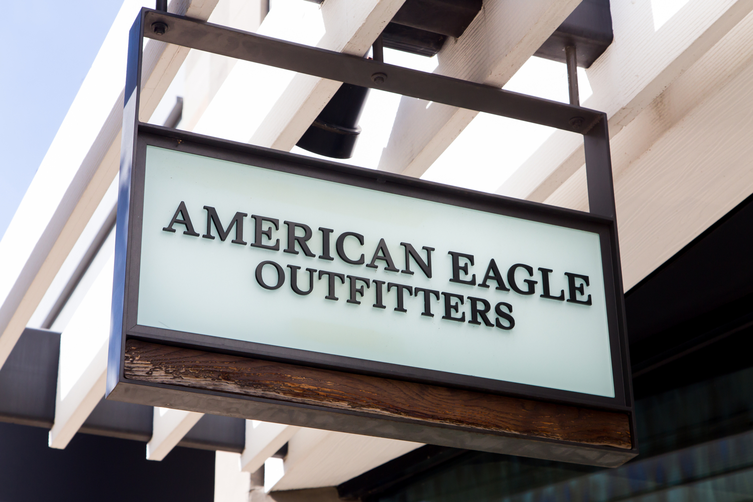 american eagle aerie photoshop ban lingerie models outfitters sign