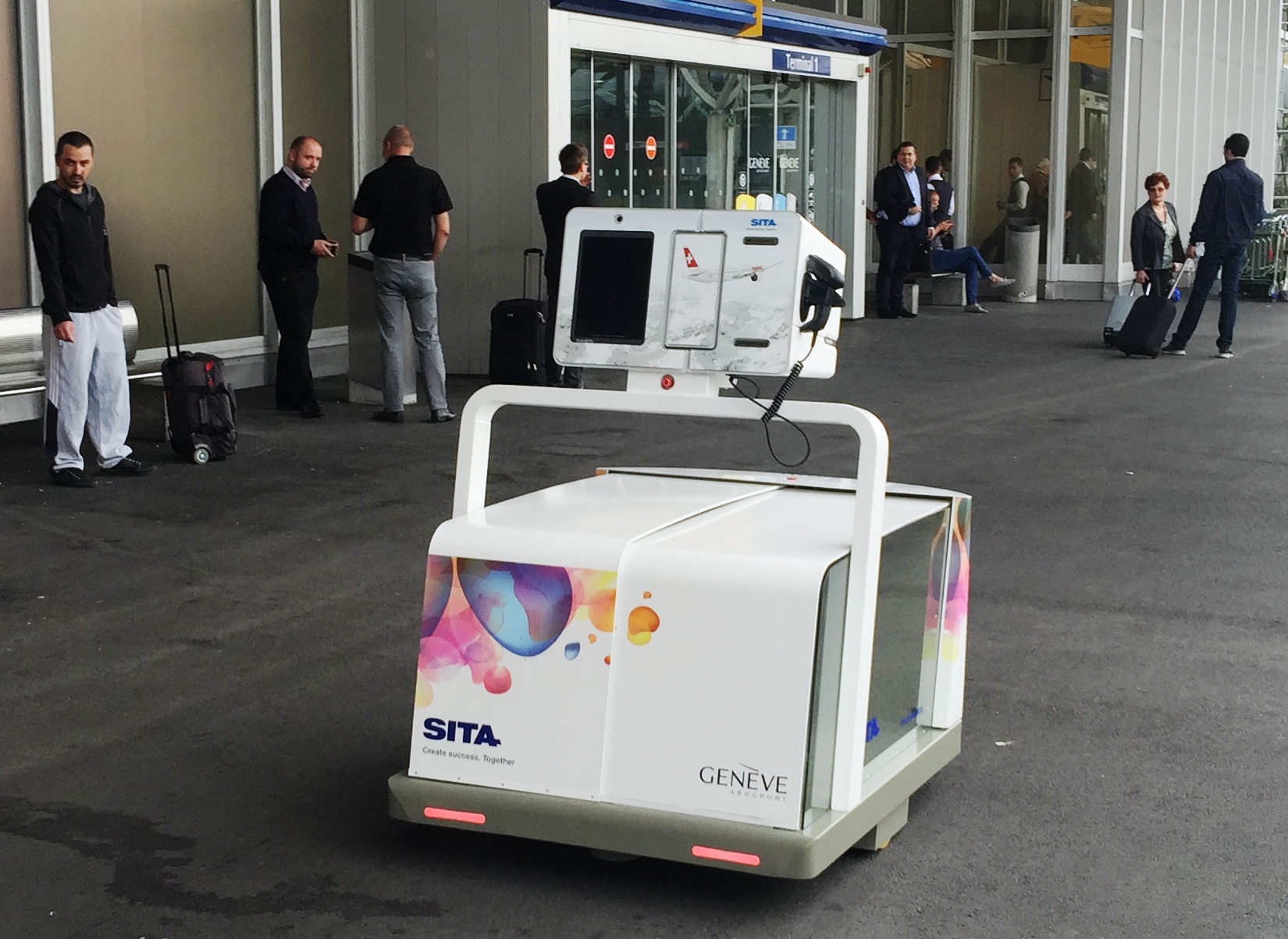 leo geneva airport robot baggage