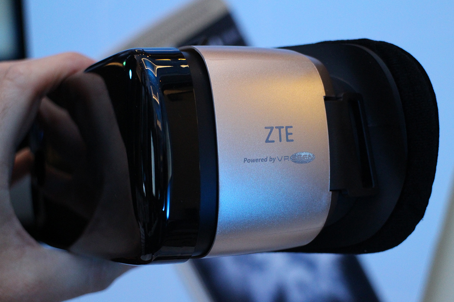 ZTE VR headset