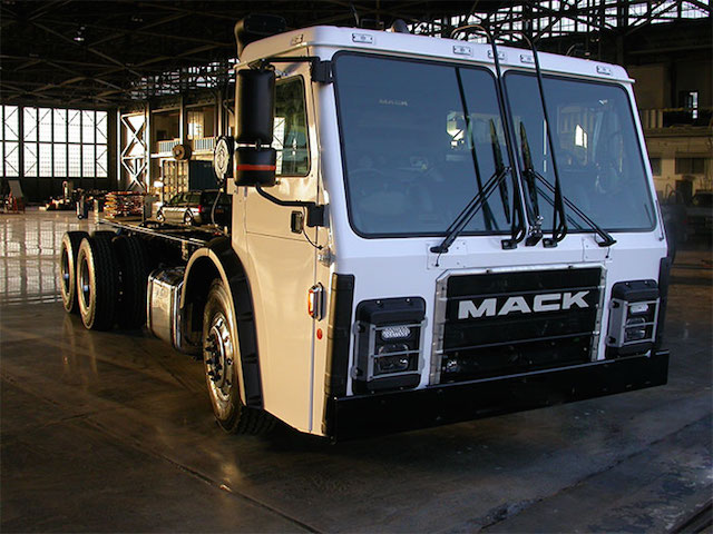 tesla cofounder teams with mac trucks on hybrid garbage truck mack wrightspeed lr model content