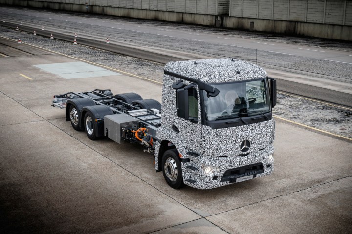 mercedes benz etruck 26 ton electric truck weltpremiere f  r den urban lokal emissionsfreier und leiser verteilerverkehr