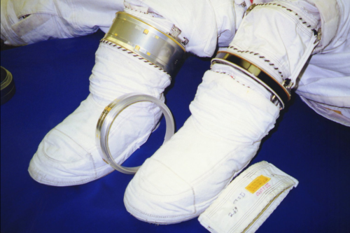 astronaut vibrating boots moon