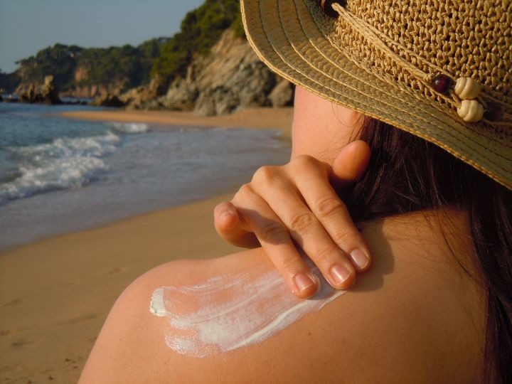 sticky sunscreen 10984970  sun lotion