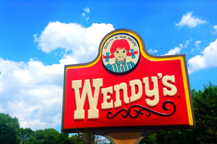wendys malware infection 1000 locations credit card breach sign logo