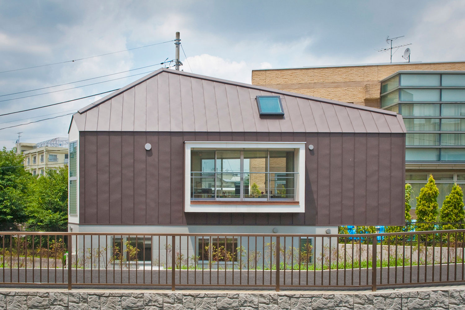 tiny japanese horinouchi homes make use of small space house 02