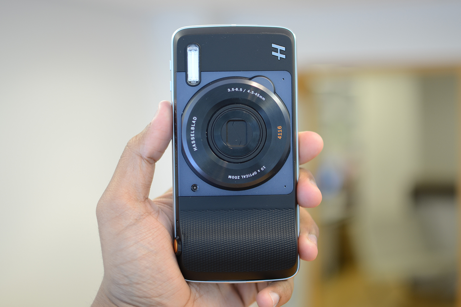 lenovo moto z play droid hands on and hasselblad mod 4