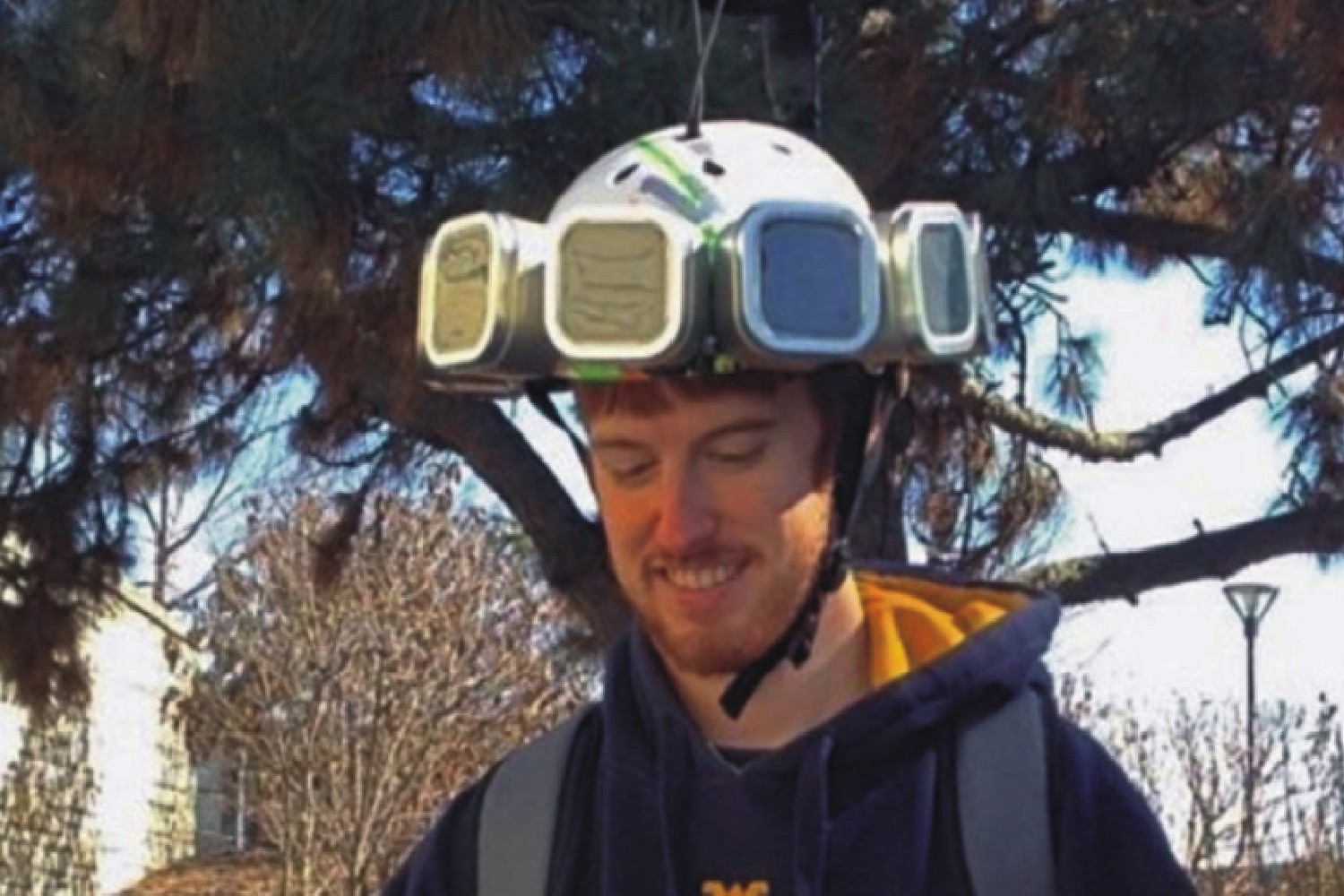 portable brain scanner pet helmet outside 2