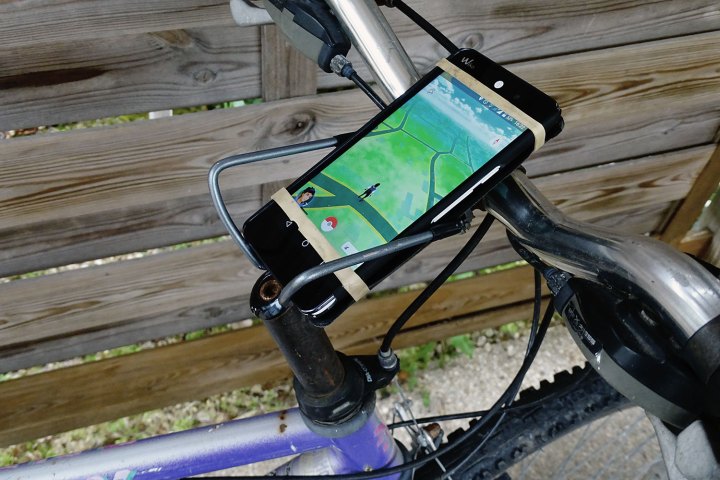 How to Build a DIY Bicycle Smartphone Mount for Pokémon Go