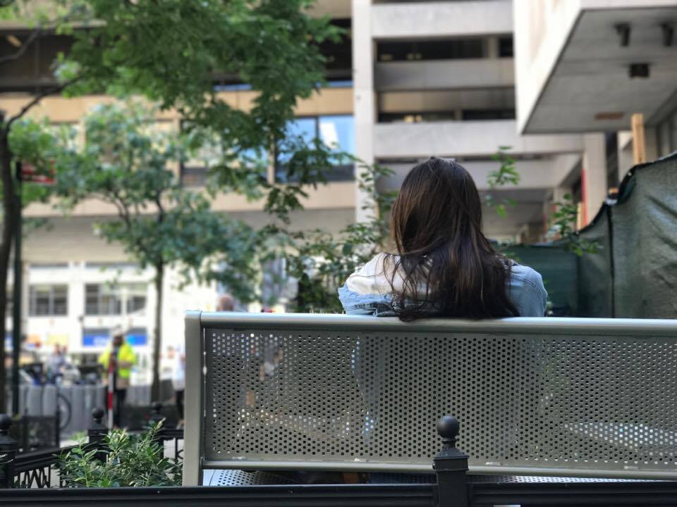 iphone 7 plus portrait mode girl on bench with blur