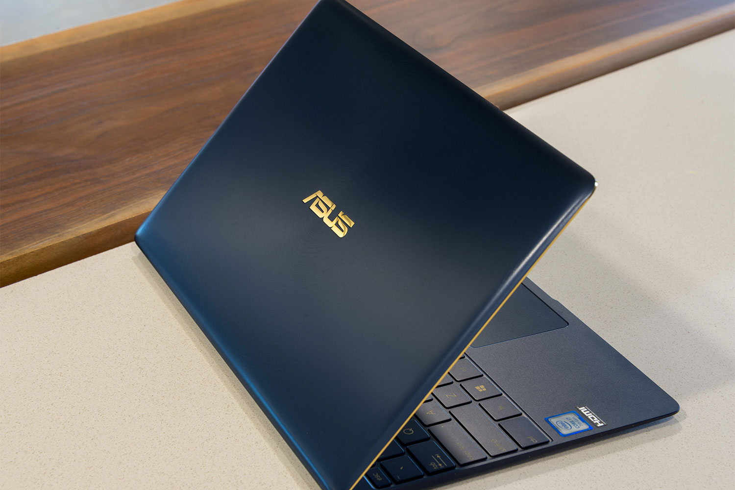 Asus Zenbook 3 UX390UA Review | Price, Specs, and More | Digital