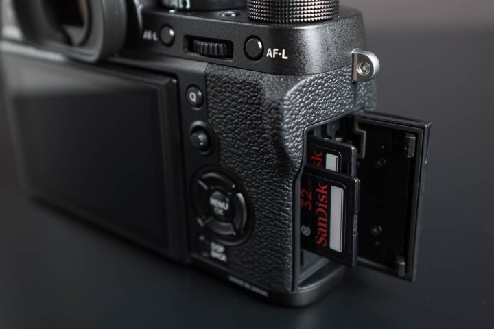 finding the right memory card for your digital camera fujifilm x t2 sandisk 32gb sd 1