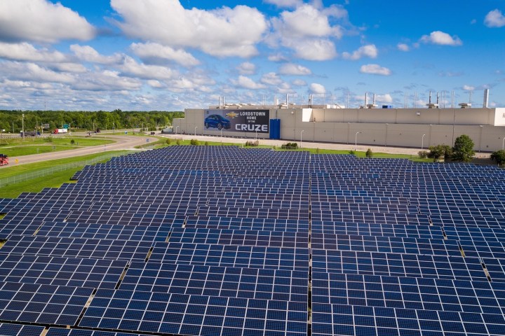 solar array at GM factory in Lordstown, Ohio