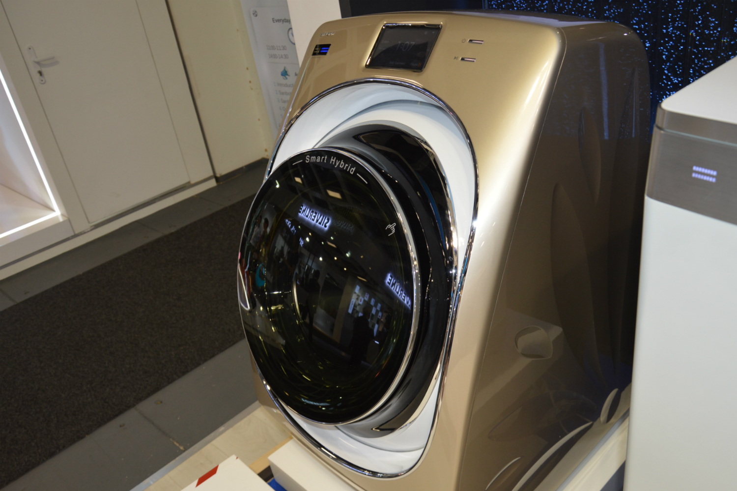 cool washers and dryers from ifa 2016 midea beverly washer 2