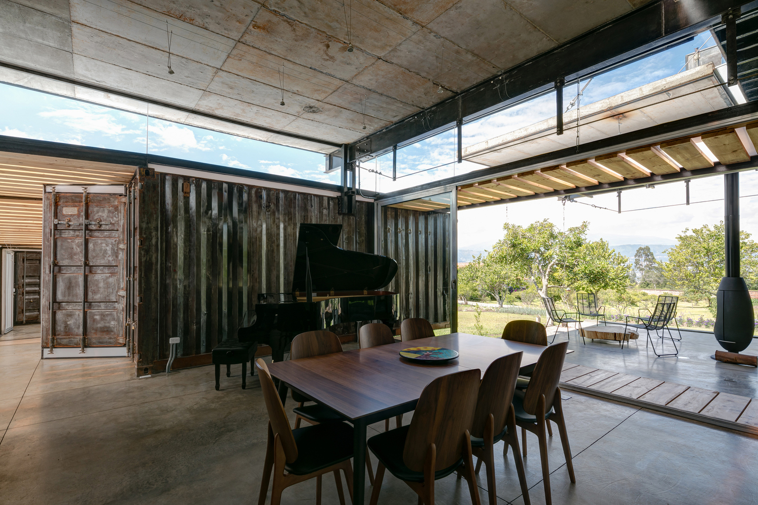 Daniel Moreno & Sebastián Calero Architects RPD Home
