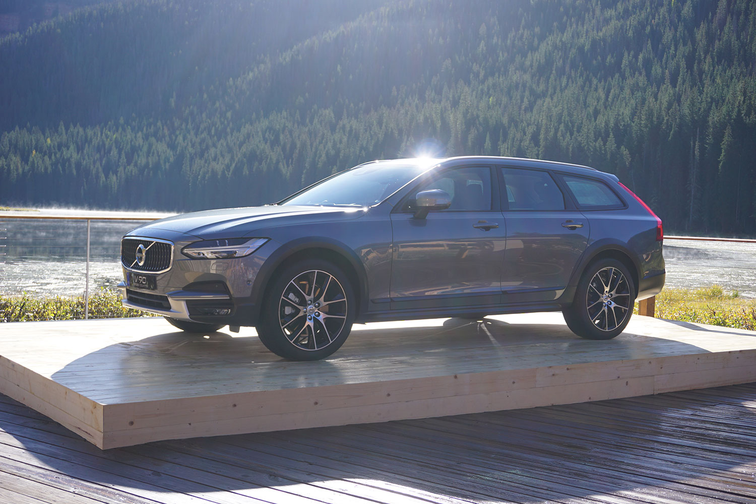 volvo v90 cross country news specs pictures 01
