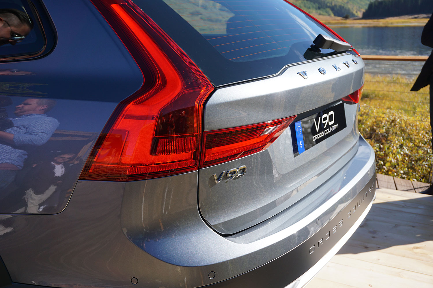 volvo v90 cross country news specs pictures 011