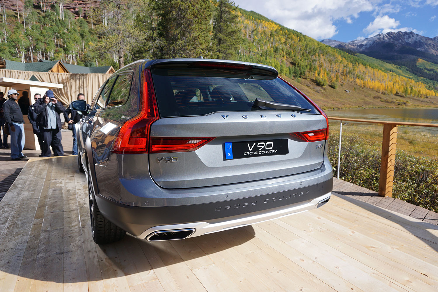 volvo v90 cross country news specs pictures 015
