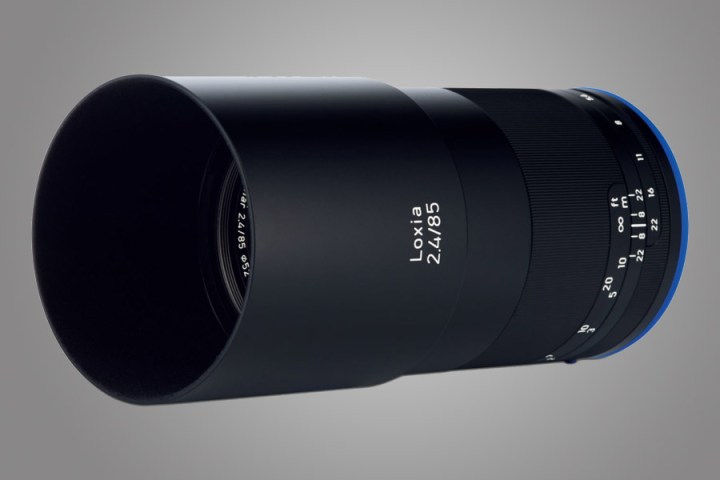 zeiss 85mm loxia lens