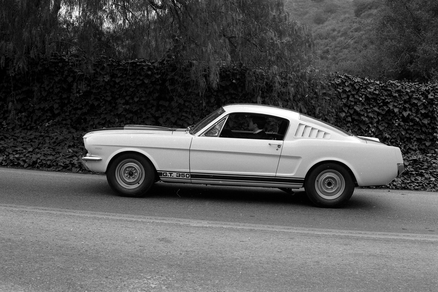 ford mustang history 1965 2