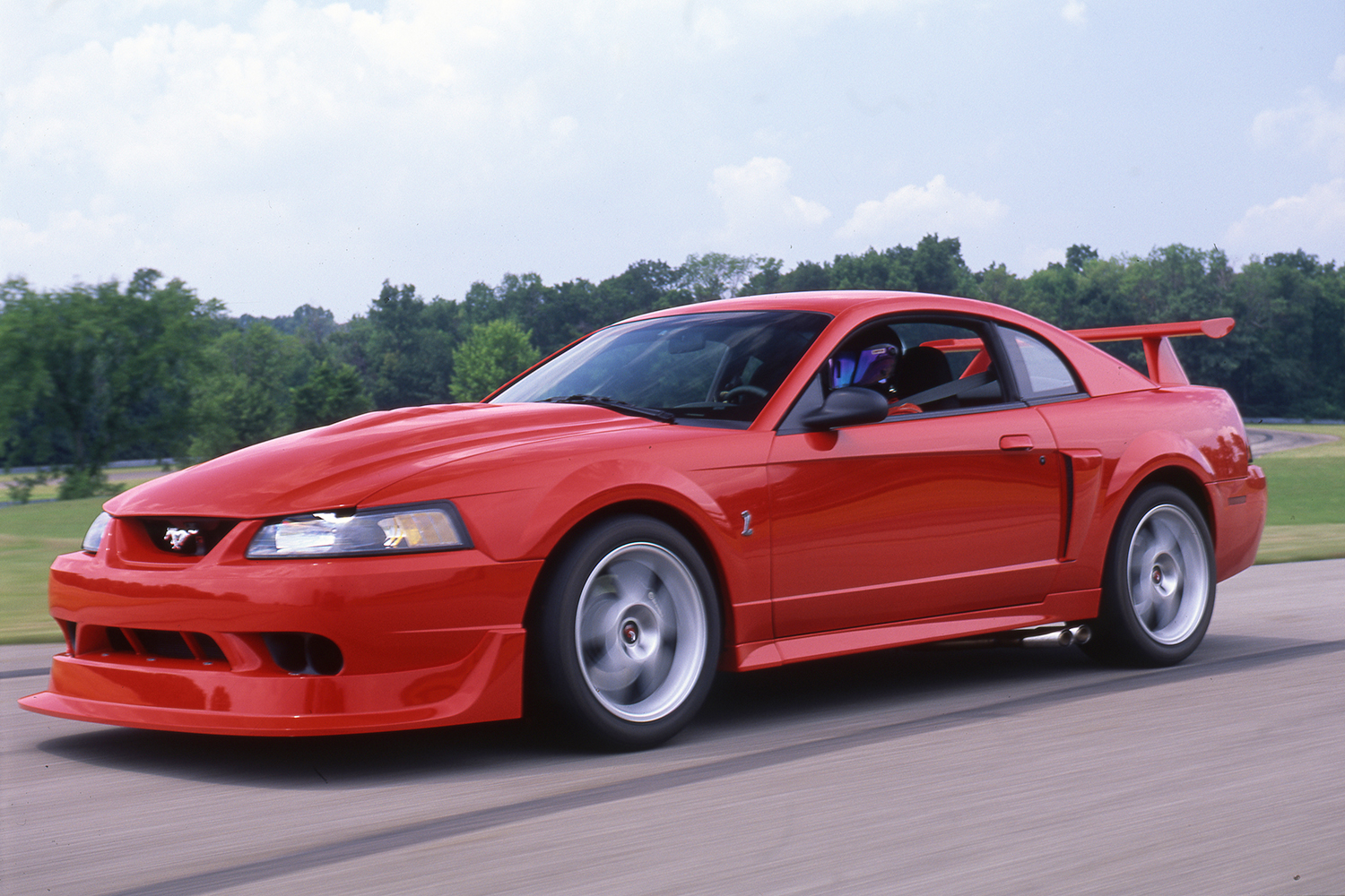 ford mustang history 2000 1