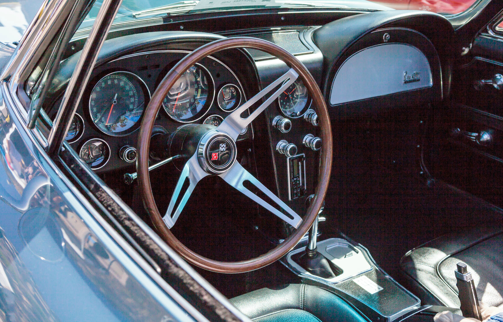 Les Presidents et leurs voitures Green-1967-Corvette-Roadster