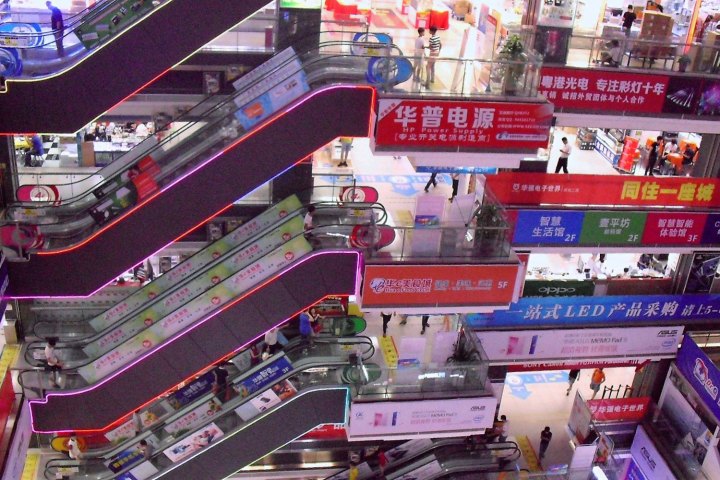 meeting a chinese online retailer in shenzhen hongqiao bei street electronics market 3