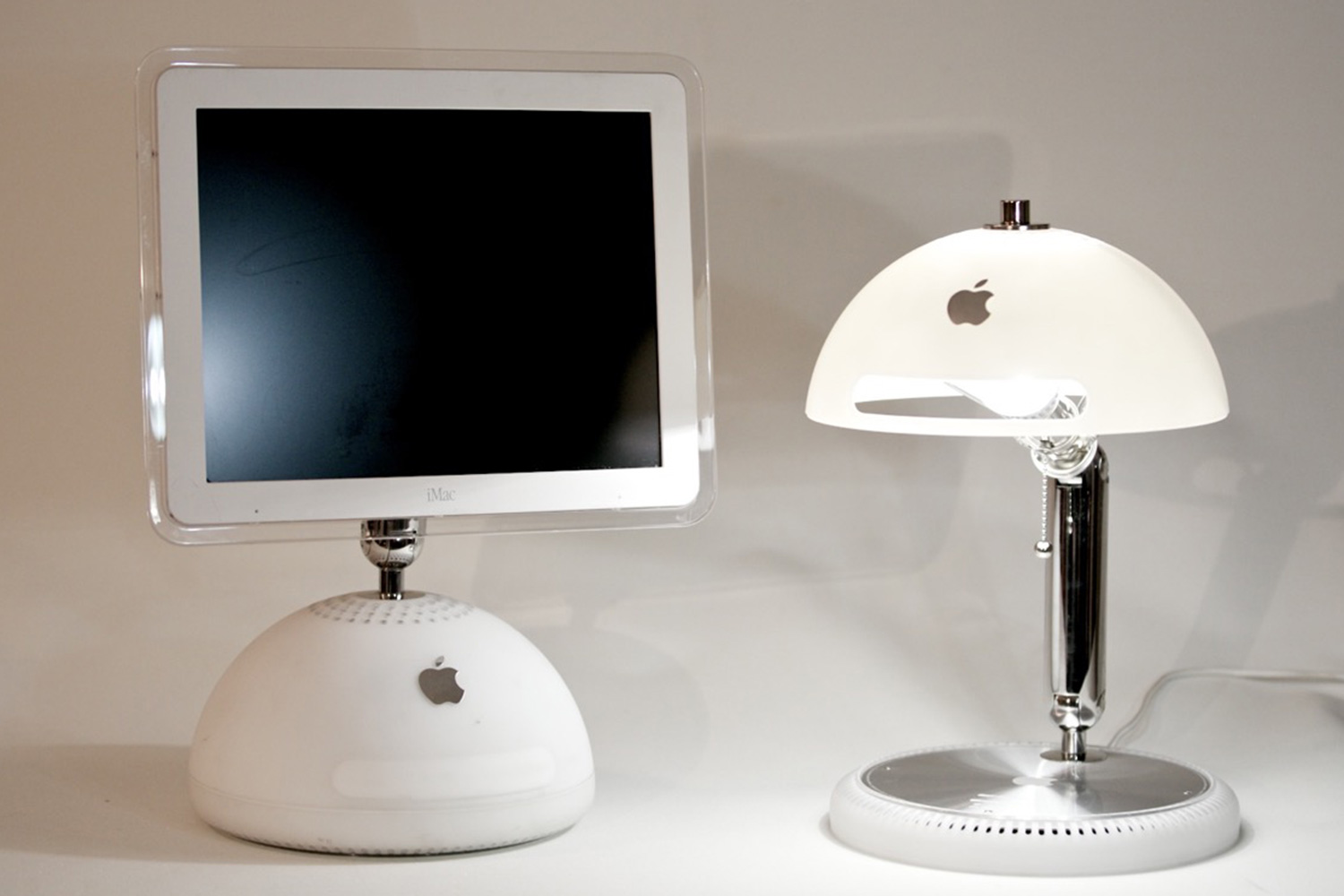 ilamp desktop lamps made from old imacs ilamps 004