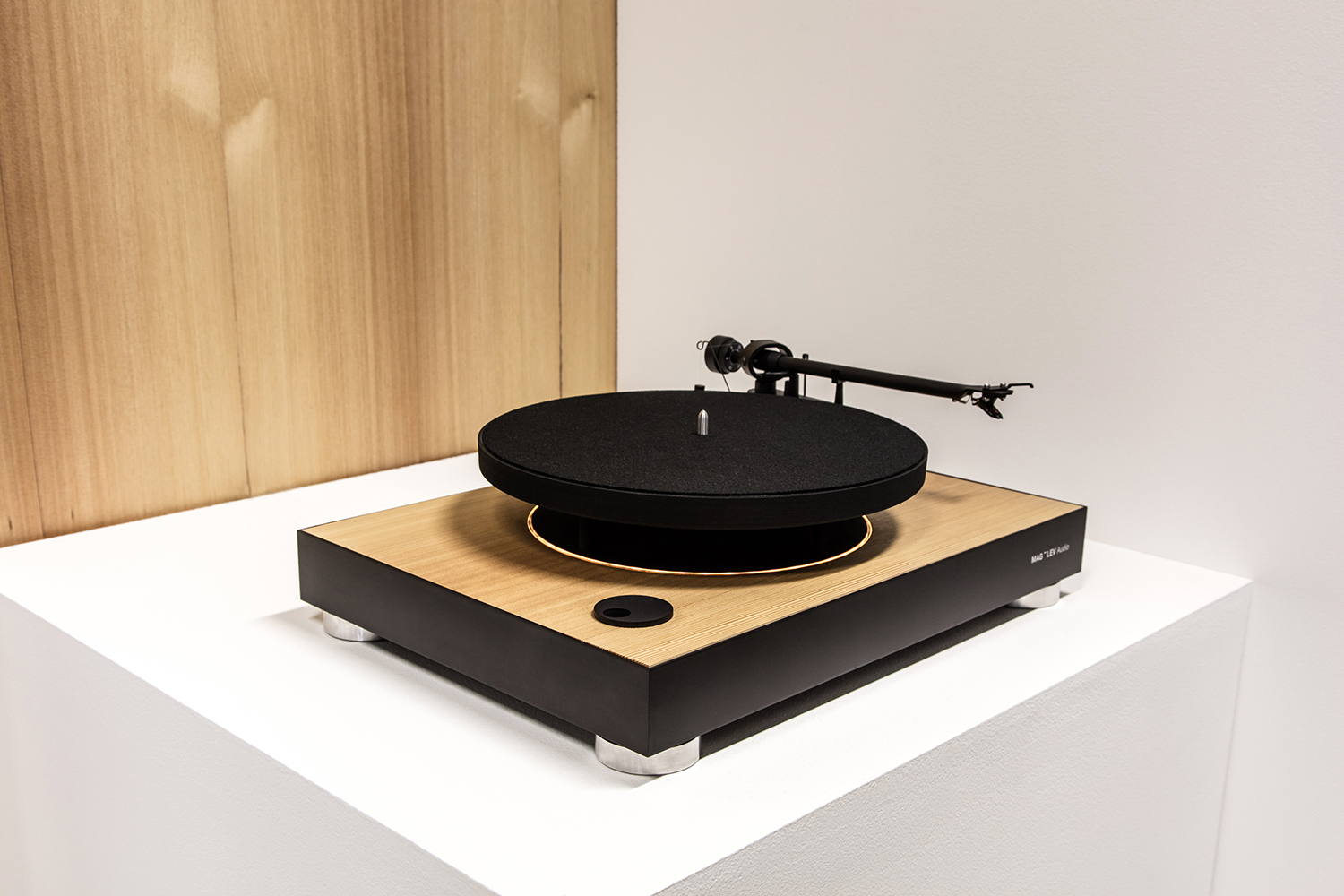 MAG-LEV Audio The First Levitating Turntable