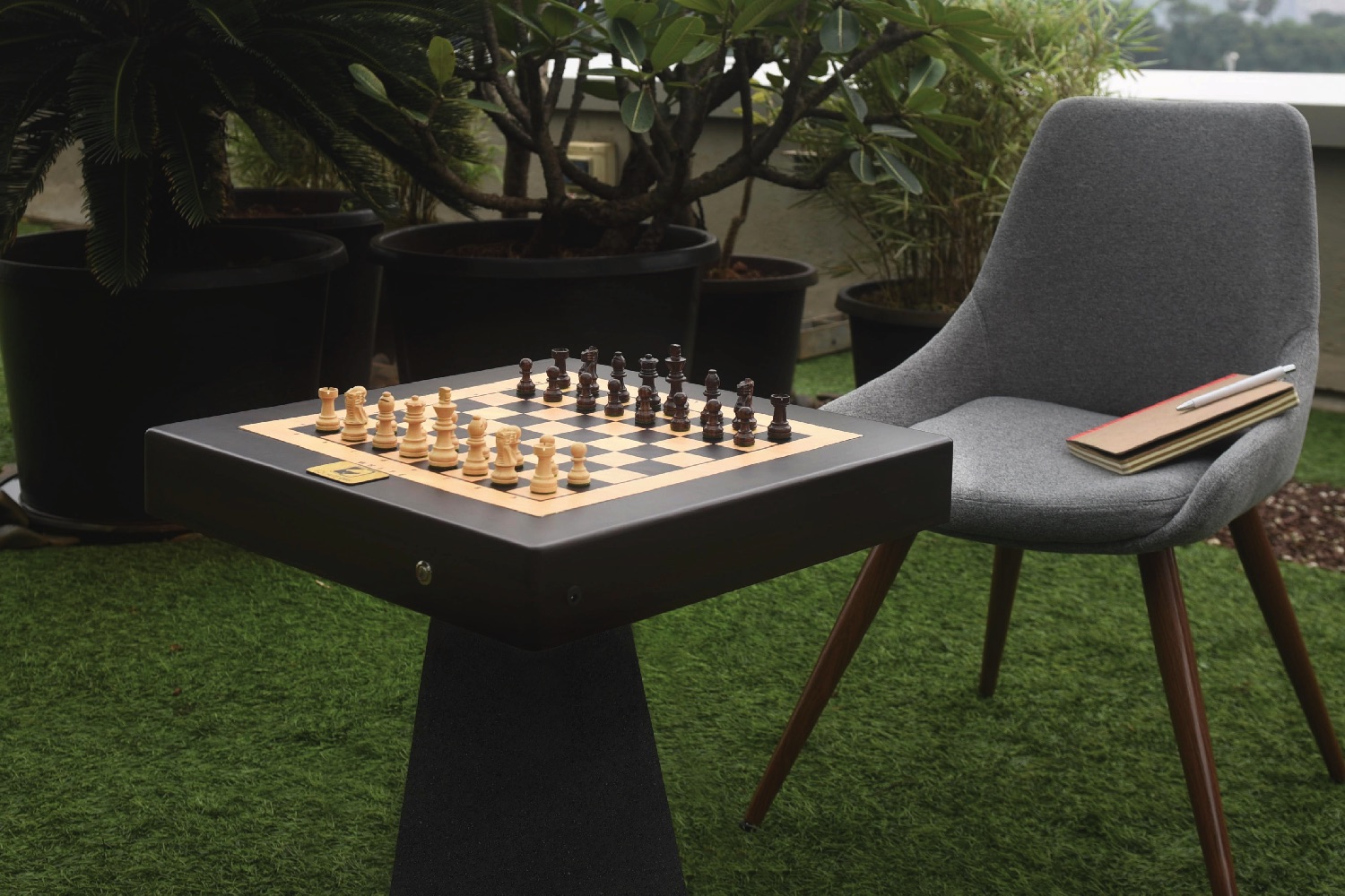 square off chess board play against any remote opponent from across the world