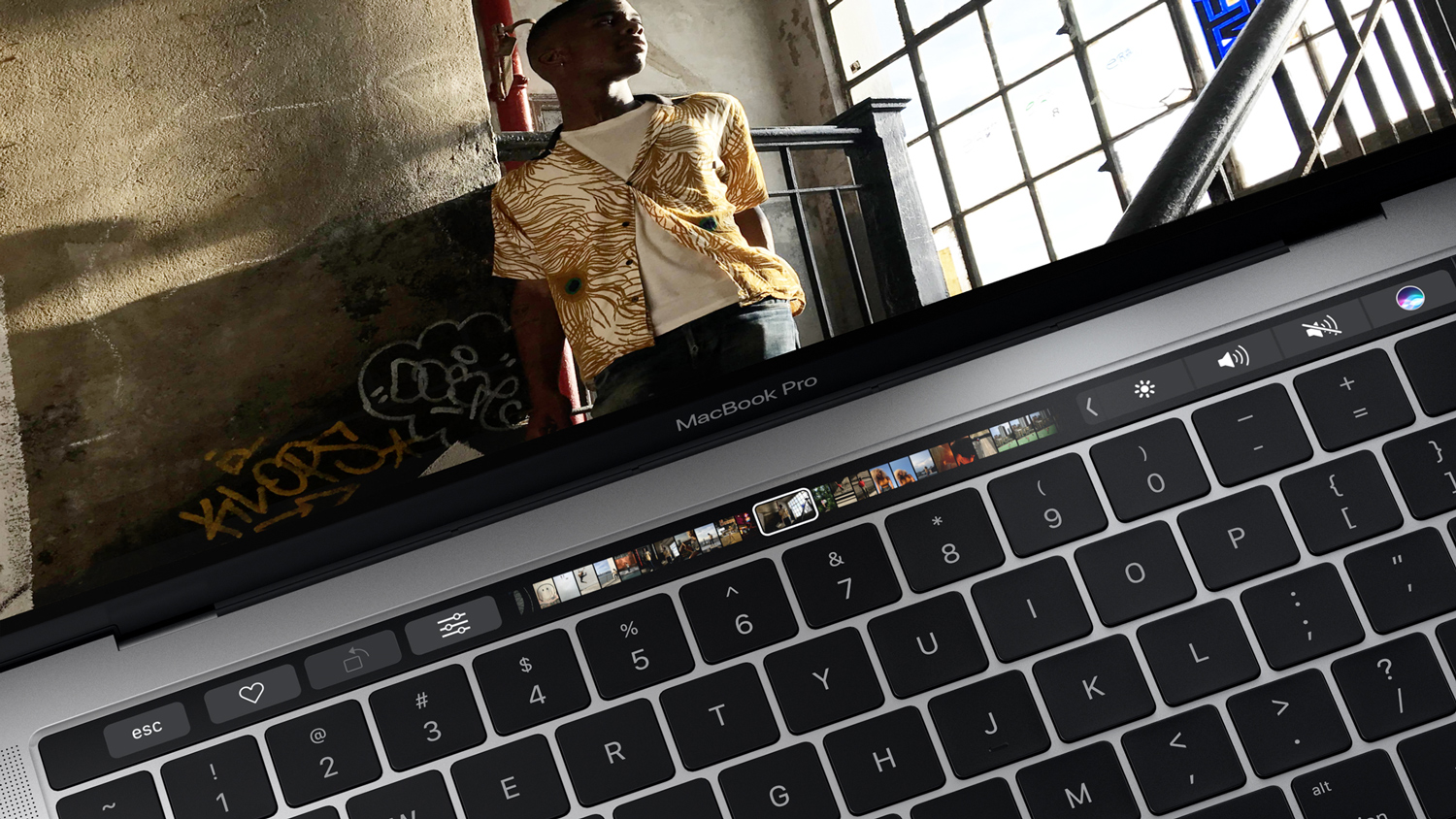 chrome 60 brings touch bar support apple macbook pro op ed