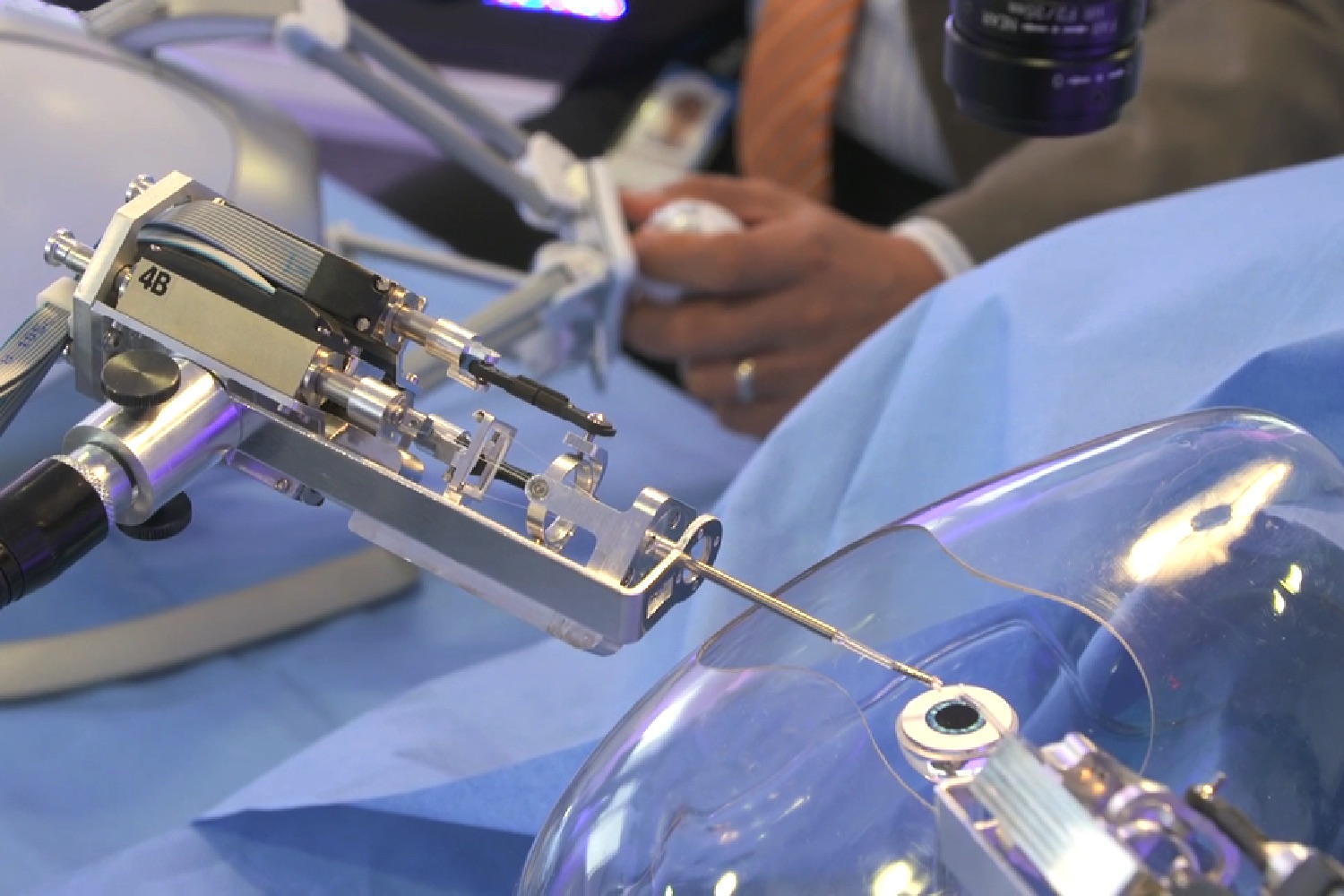cataract surgery robot axsis2
