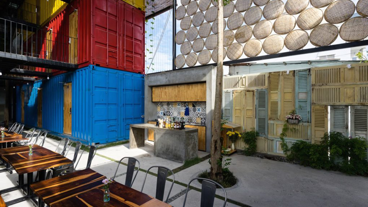 vietnamese shipping container hostel ccasa by tak architects 03