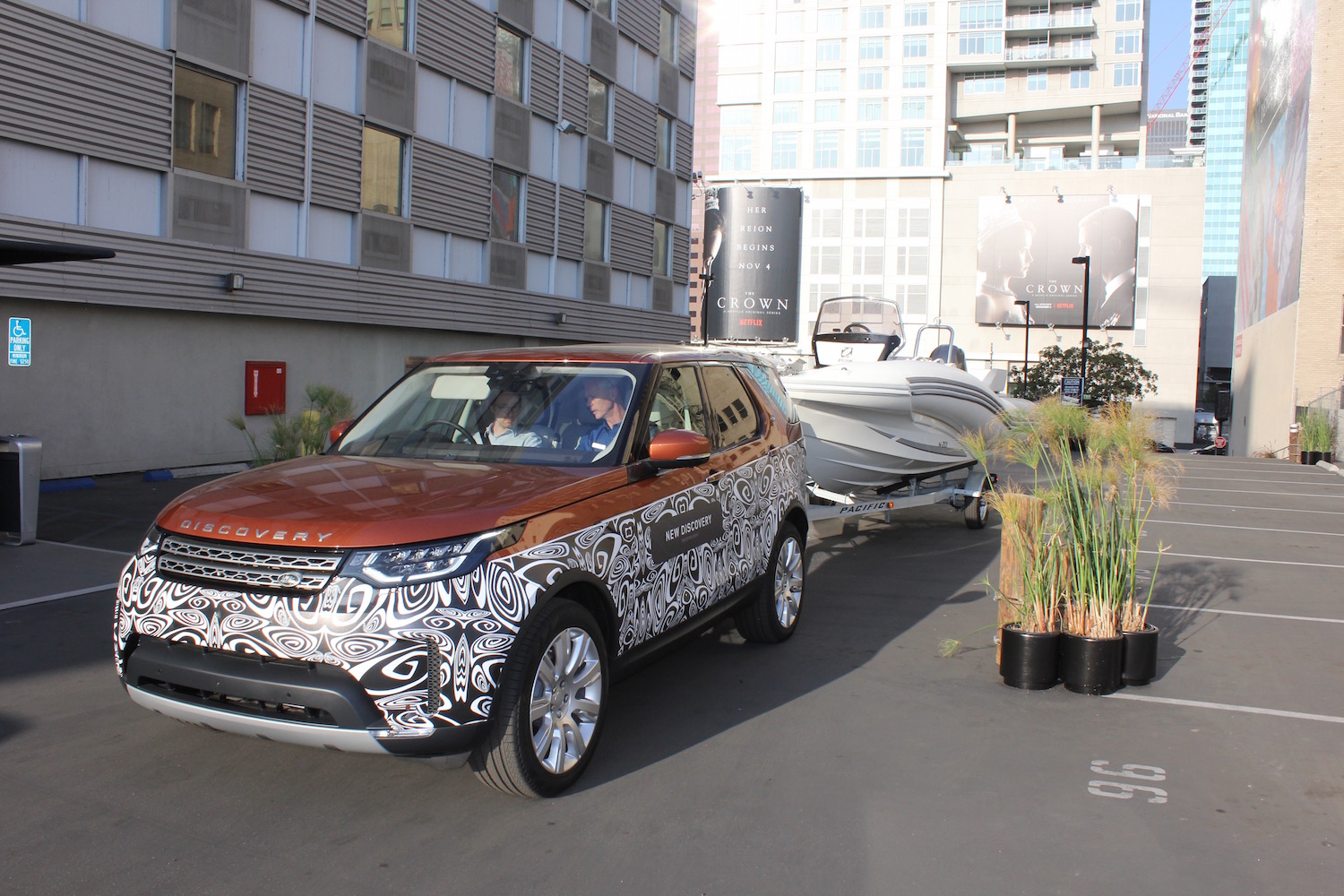 Land Rover Discovery Tow Assist