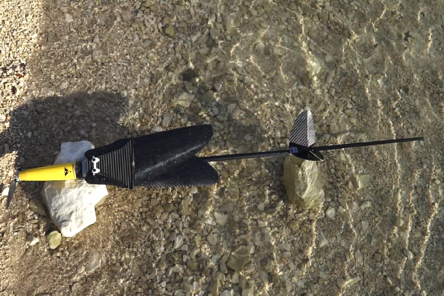 aquamav drone swim air closedwings1