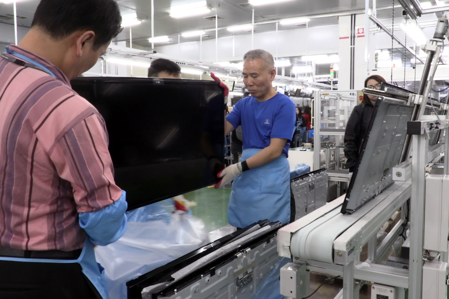 exclusive tour of lgs manufacturing and assembly lines gumi facility 001