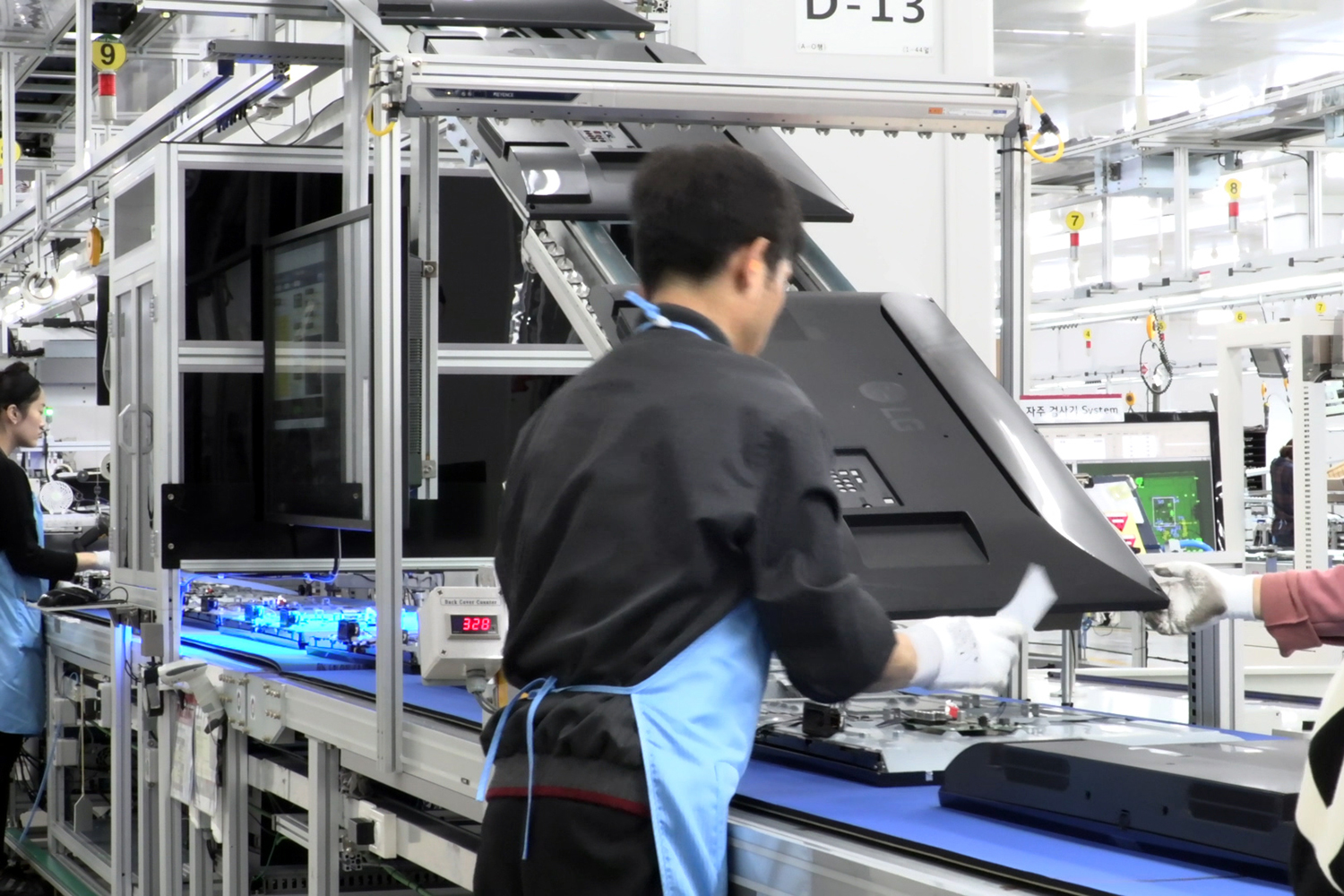 exclusive tour of lgs manufacturing and assembly lines gumi facility 003