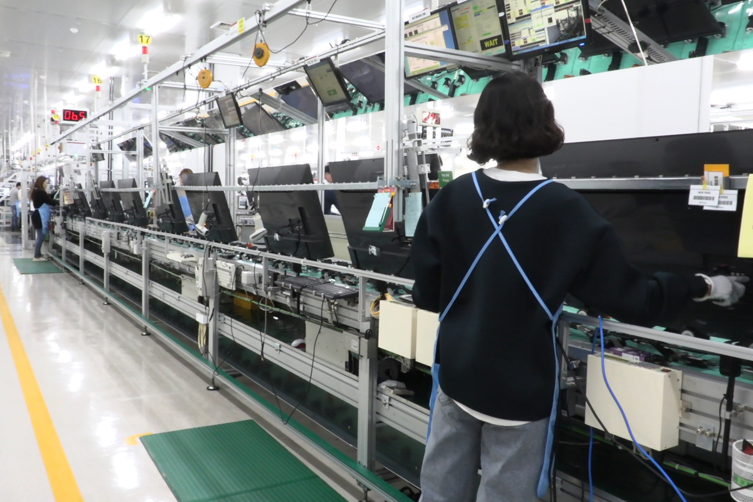 exclusive tour of lgs manufacturing and assembly lines gumi facility 004