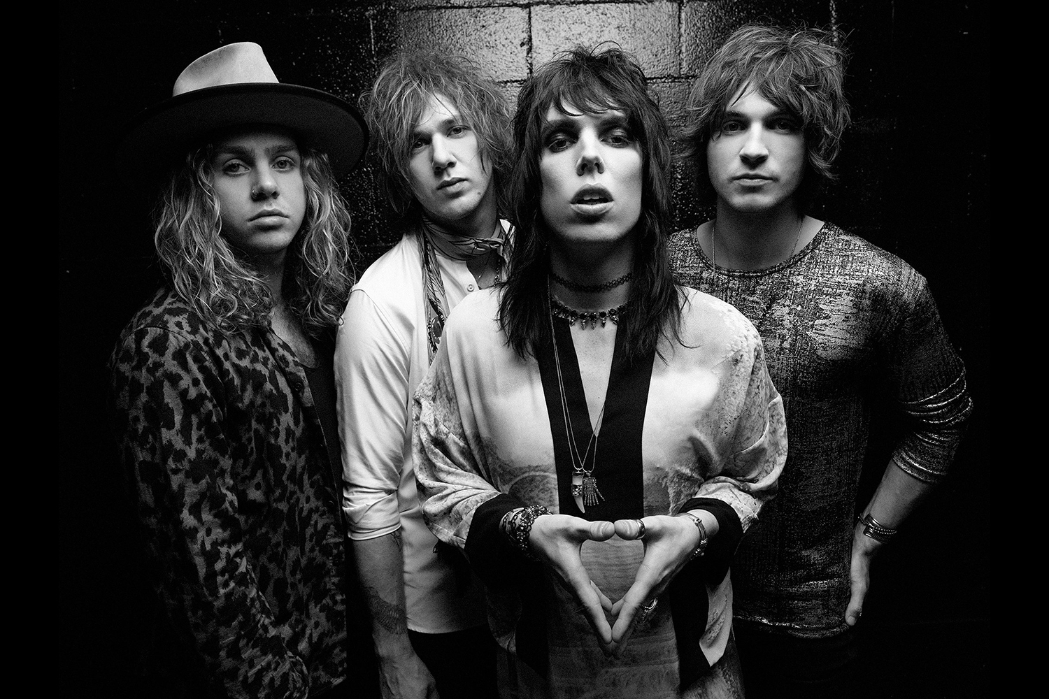 interview the struts embrace streaming thestruts fb 09