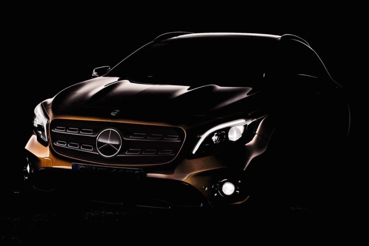 2018 Mercedes-Benz GLA-Class teaser
