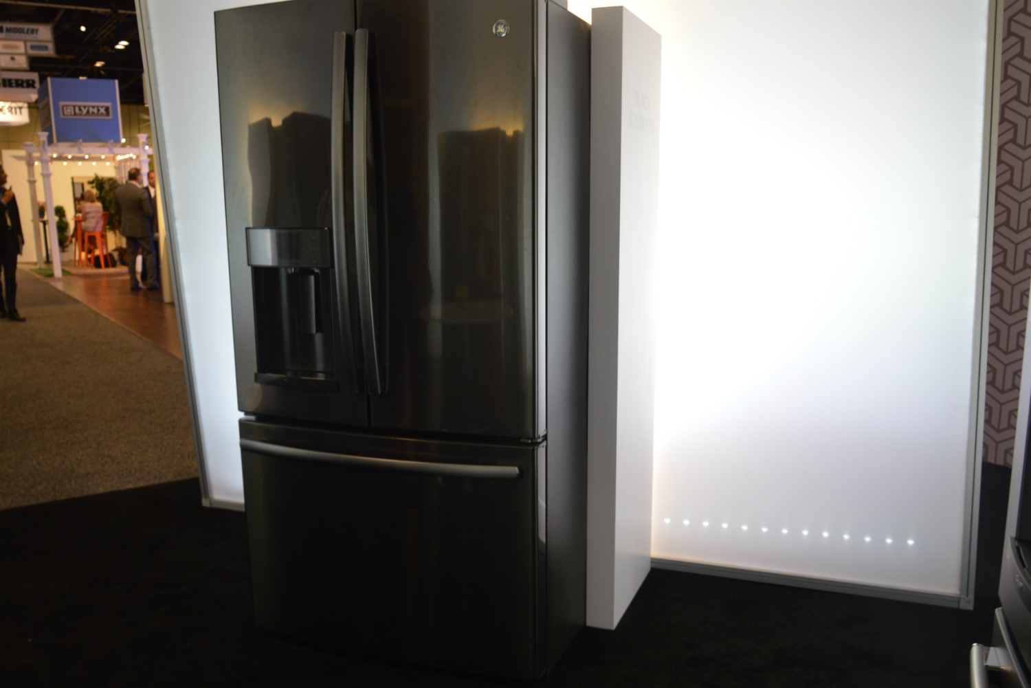 appliance trends kbis 2017 ge black stainless steel fridge