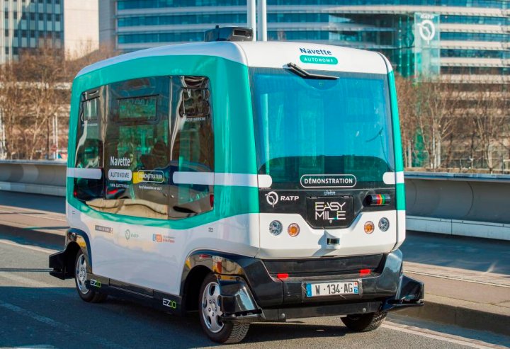 paris driverless buses easymile