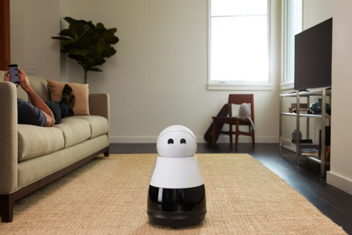 mayfield robotics kuri speech emoji motors speaks robot 930x523 head